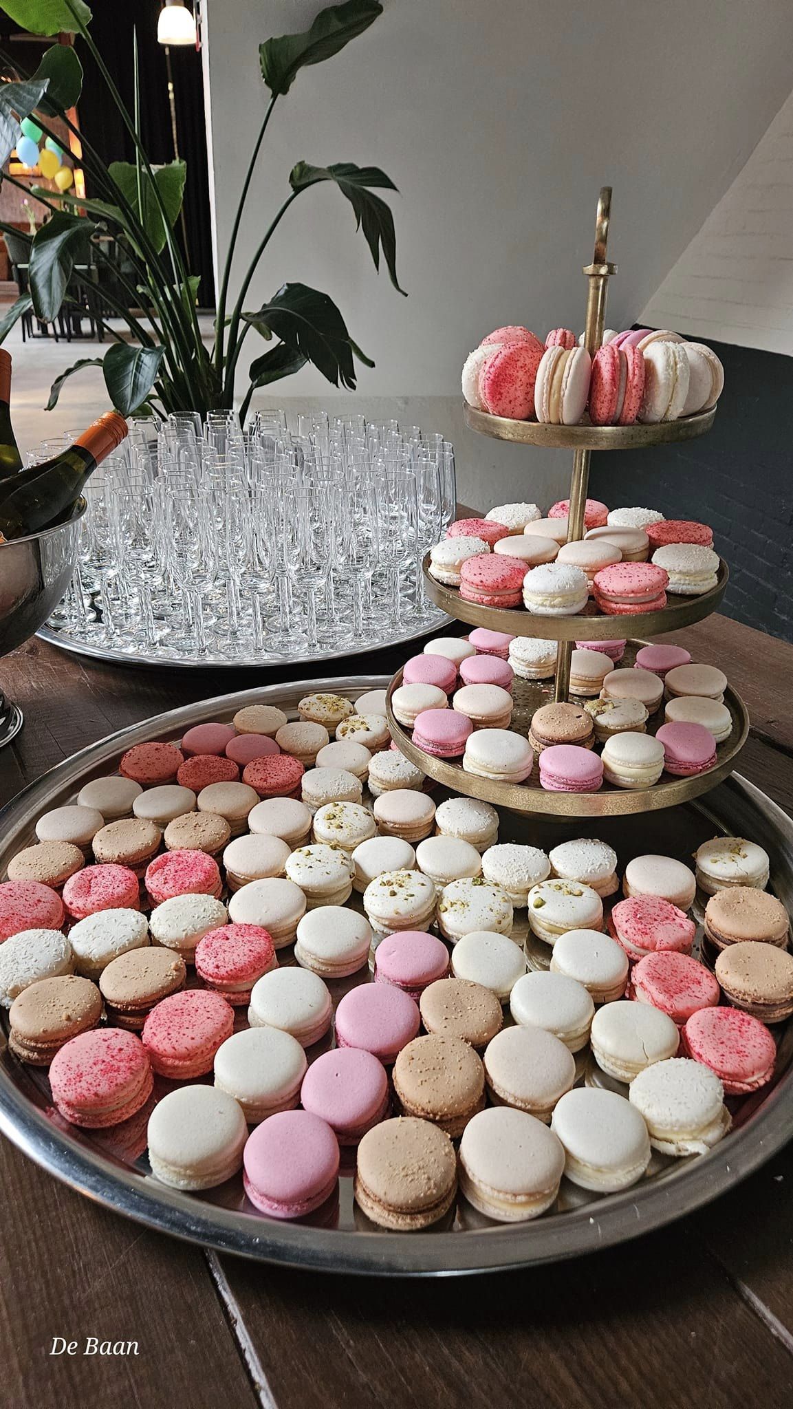 Prosecco & Macarons